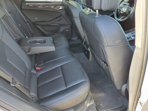 Used 2025 Porsche Macan image 26