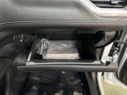 Used 2020 GMC Acadia SLE image 28