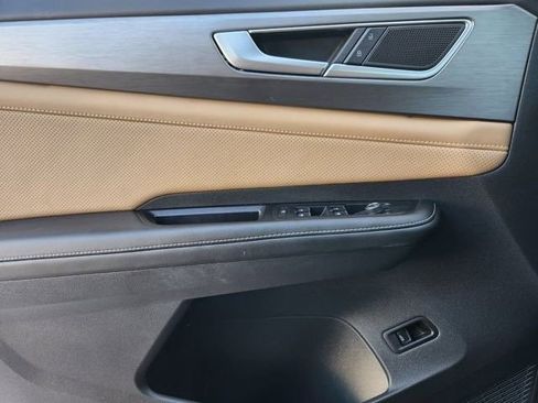 Used 2024 Volkswagen Atlas Cross Sport SE image 21