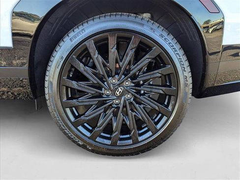 New 2025 Hyundai Santa Fe Calligraphy FWD image 9