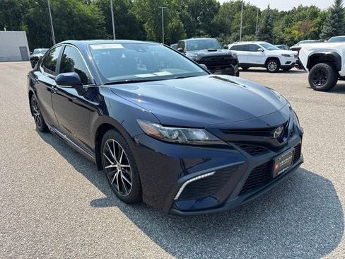 Certified 2022 Toyota Camry SE w/ Cold Weather Package FWD image 3
