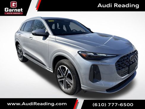 Used 2025 Audi Q5 Premium w/ Convenience Package image 8