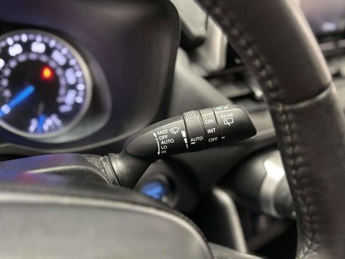 Used 2021 Toyota RAV4 XLE Premium AWD/4WD image 32