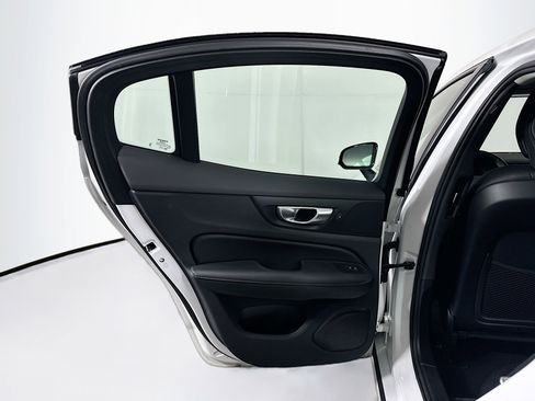 Used 2024 Volvo S60 B5 Core image 27