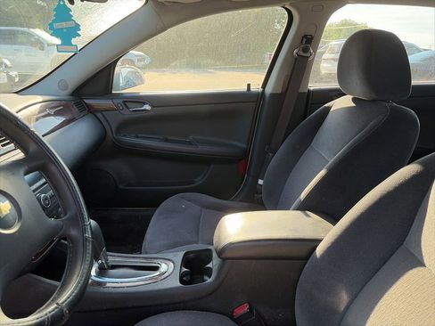 Used 2011 Chevrolet Impala LS FWD image 16