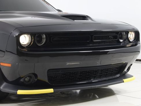 Used 2022 Dodge Challenger R/T w/ Blacktop Package image 42