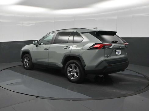 Used 2022 Toyota RAV4 XLE w/ XLE Grade Weather Package AWD/4WD image 6