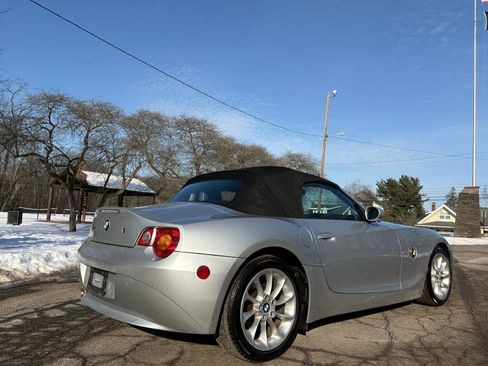 Used 2004 BMW Z4 2.5i image 8
