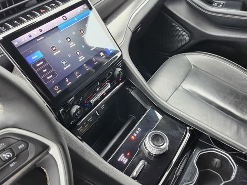 Used 2023 Jeep Grand Cherokee L Limited image 32