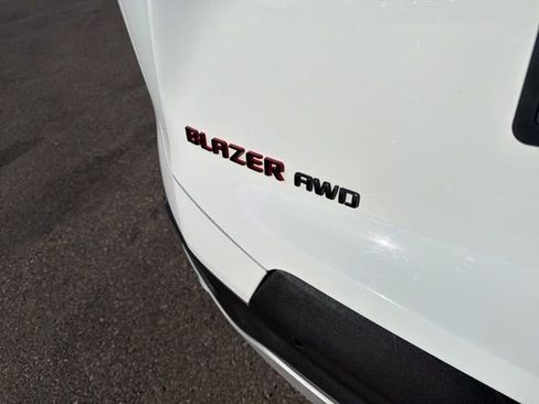 Used 2023 Chevrolet Blazer LT w/ Driver Confidence Package image 9