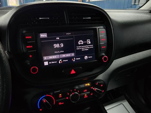 Used 2022 Kia Soul LX image 26