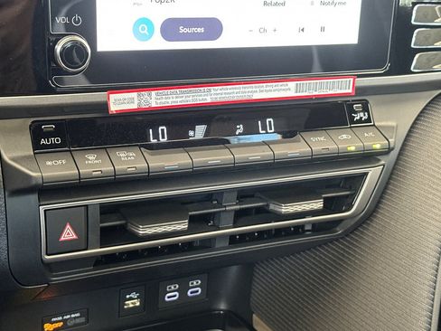 New 2026 Toyota Camry Hybrid FWD image 21