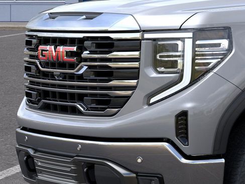 New 2026 GMC Sierra 1500 SLT image 16