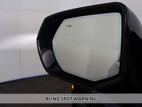 Used 2024 Chevrolet Tahoe LT w/ Luxury Package image 4