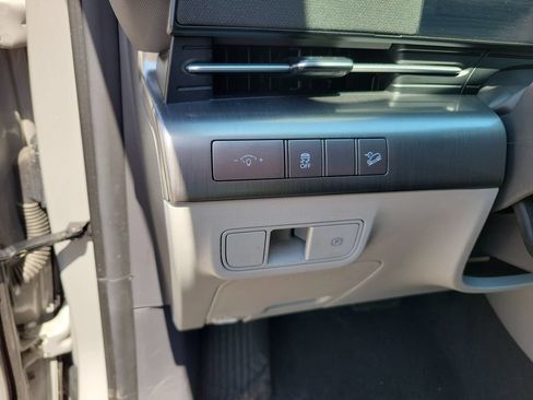 Used 2024 Hyundai Kona SEL FWD image 24