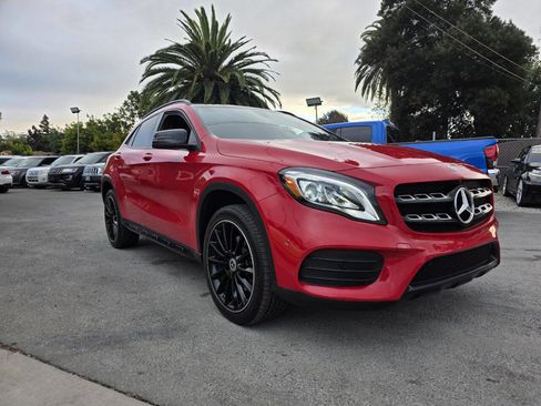 Used 2018 Mercedes-Benz GLA 250 4MATIC w/ AMG Line Exterior image 1
