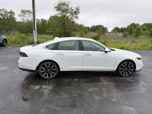 Used 2023 Honda Accord Touring image 7