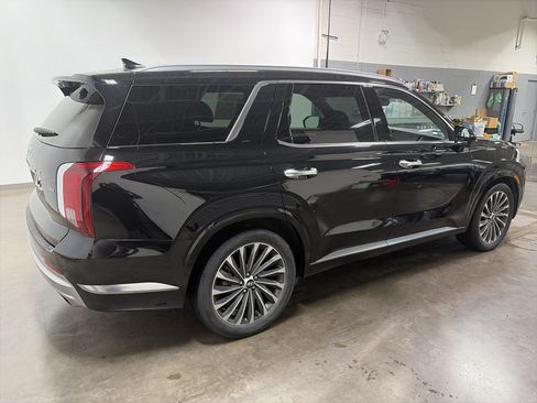 Used 2024 Hyundai Palisade Calligraphy AWD/4WD image 3