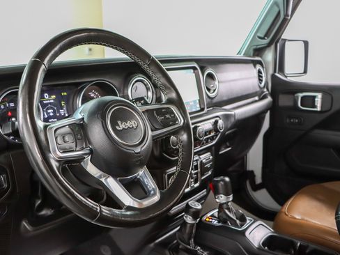 Used 2022 Jeep Wrangler Unlimited Sahara w/ Cold Weather Group AWD/4WD image 24