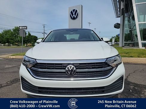 Certified 2023 Volkswagen Jetta SE w/ Panoramic Sunroof Package FWD image 24