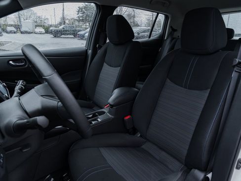 Used 2023 Nissan Leaf SV Plus image 18