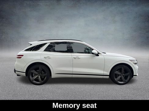 Used 2022 Genesis GV70 3.5T Sport w/ Sport Prestige Package AWD/4WD image 7