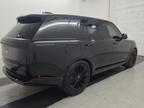 Used 2025 Land Rover Range Rover Long Wheelbase SE AWD/4WD image 3