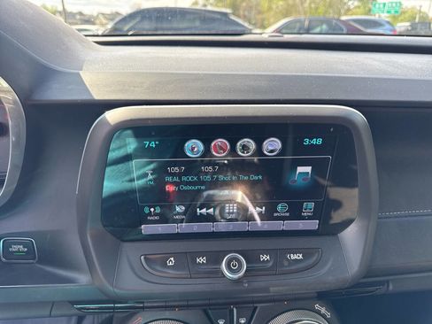 Used 2017 Chevrolet Camaro SS image 15