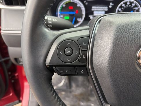 Used 2022 Toyota Venza XLE image 12