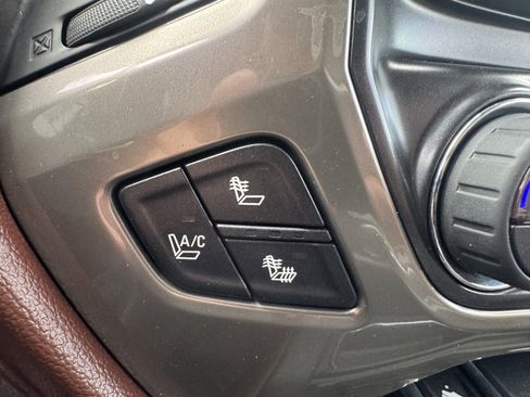 Used 2014 Chevrolet Silverado 1500 High Country w/ High Country Premium Package AWD/4WD image 36