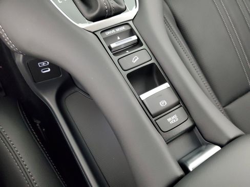 New 2026 Honda HR-V EX-L image 18