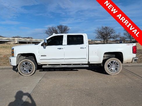 Used 2016 Chevrolet Silverado 2500 High Country w/ High Country Premium Package image 8