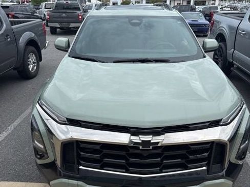 Used 2025 Chevrolet Equinox ACTIV w/ Safety and Technology Package image 4