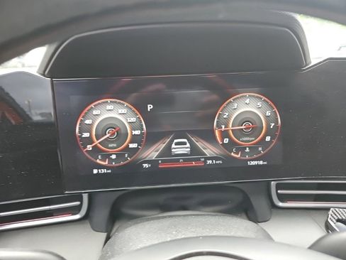 Used 2022 Hyundai Elantra Limited FWD image 18
