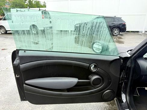 Used 2011 MINI Cooper Convertible image 13