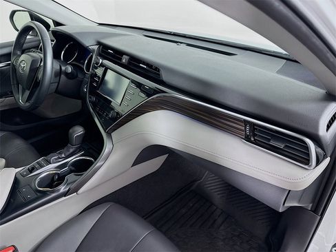 Used 2018 Toyota Camry L image 27