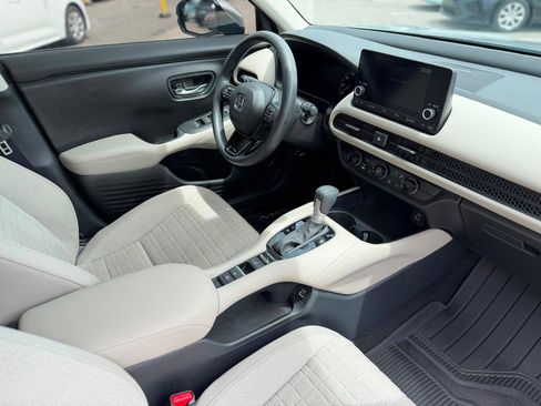 Used 2023 Honda HR-V LX image 3