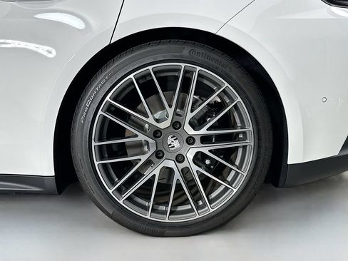 Certified 2025 Porsche Panamera 4S AWD/4WD image 33