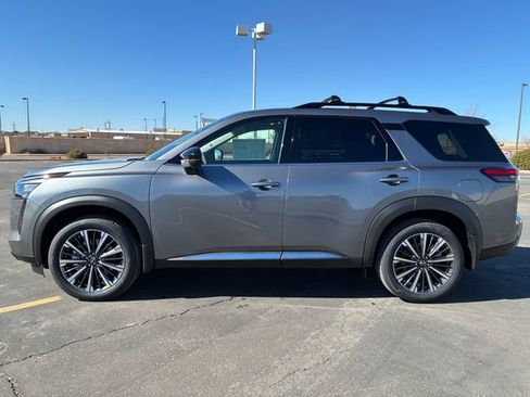 New 2026 Nissan Pathfinder Platinum FWD image 3