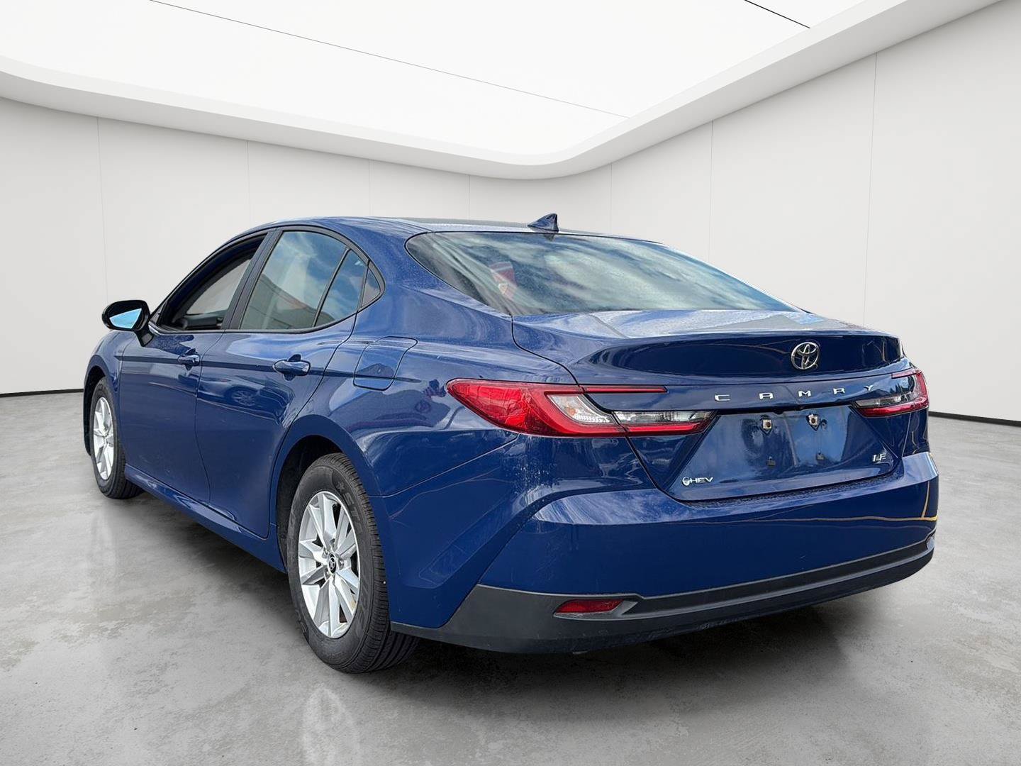 Used 2025 Toyota Camry LE FWD image 12