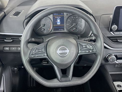 Used 2025 Nissan Altima 2.5 S image 18