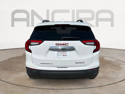 Certified 2023 GMC Terrain SLE w/ Driver Convenience Package FWD image 9