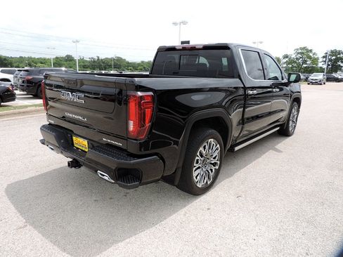 Certified 2026 GMC Sierra 1500 Denali Ultimate AWD/4WD image 5