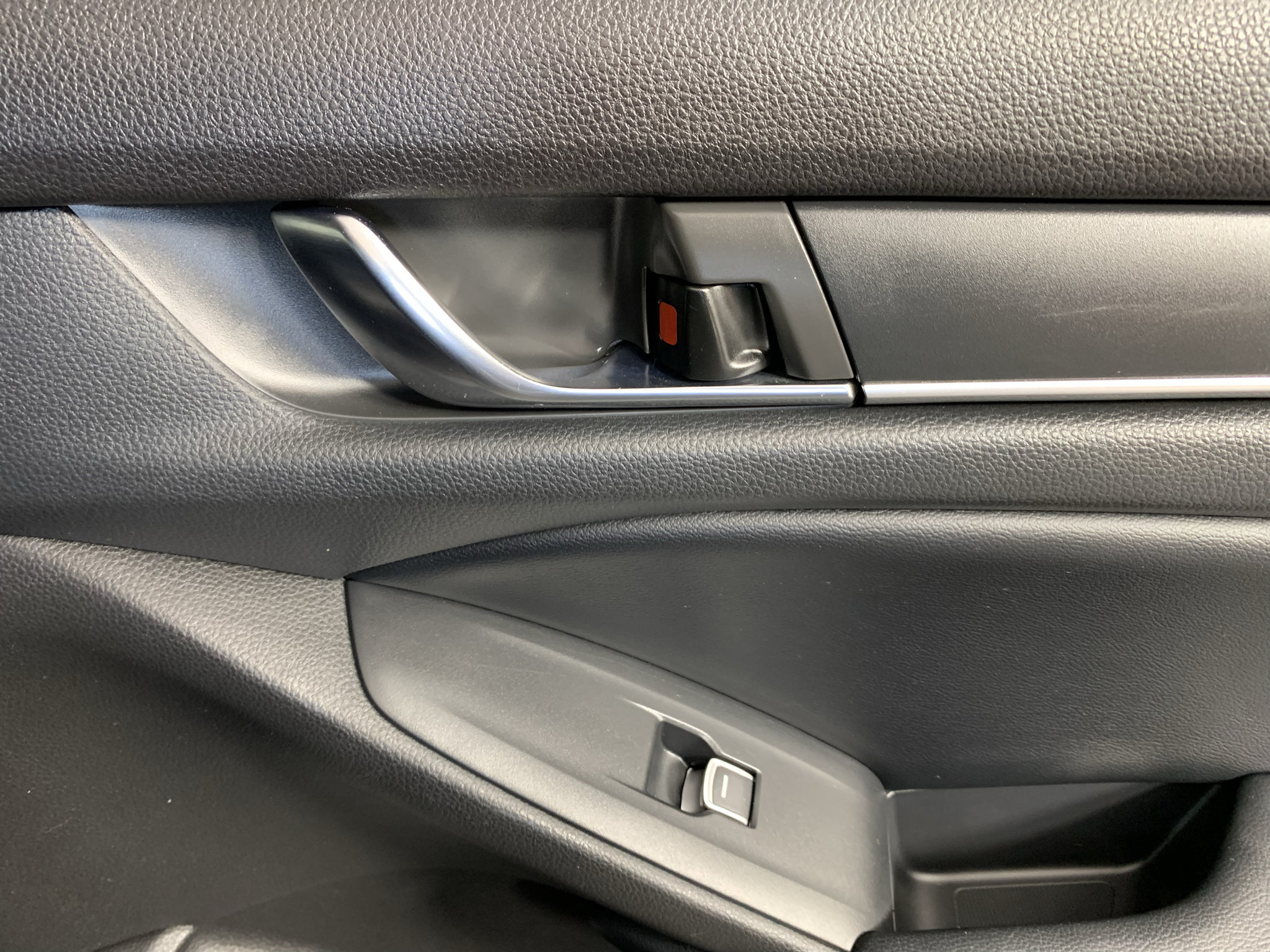 Used 2018 Honda Accord Sport image 33