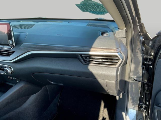 Used 2025 Nissan Altima 2.5 SV FWD image 26