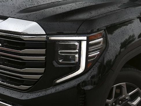 Used 2022 GMC Sierra 1500 SLT RWD image 7