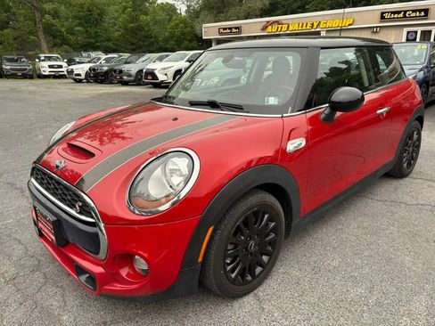 Used 2017 MINI Cooper S FWD image 4