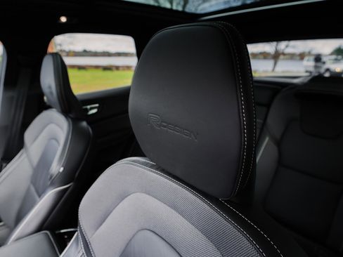 Used 2020 Volvo XC60 T6 R-Design image 24