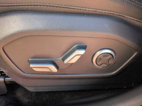 Certified 2025 Hyundai Santa Fe Limited image 18