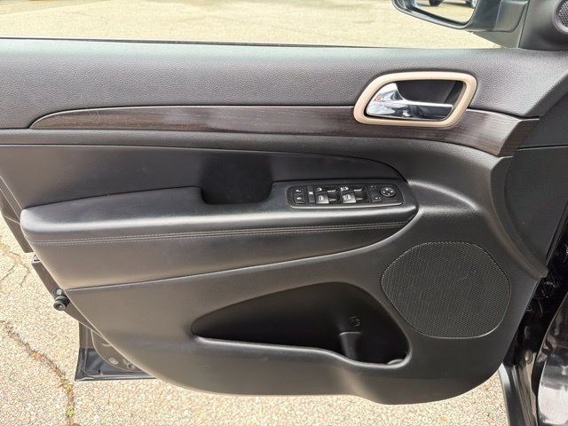 Used 2014 Jeep Grand Cherokee Laredo w/ 18" Wheel & 8.4" Radio Group AWD/4WD image 11